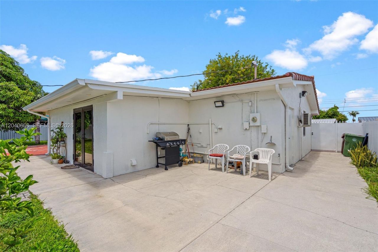 7701 W 16th Ct, Hialeah, FL 33014 Photo
