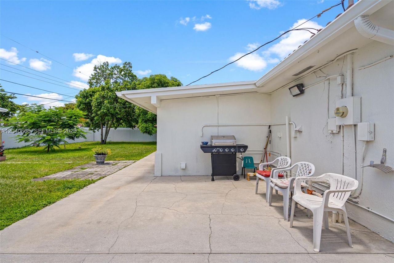 7701 W 16th Ct, Hialeah, FL 33014 Photo