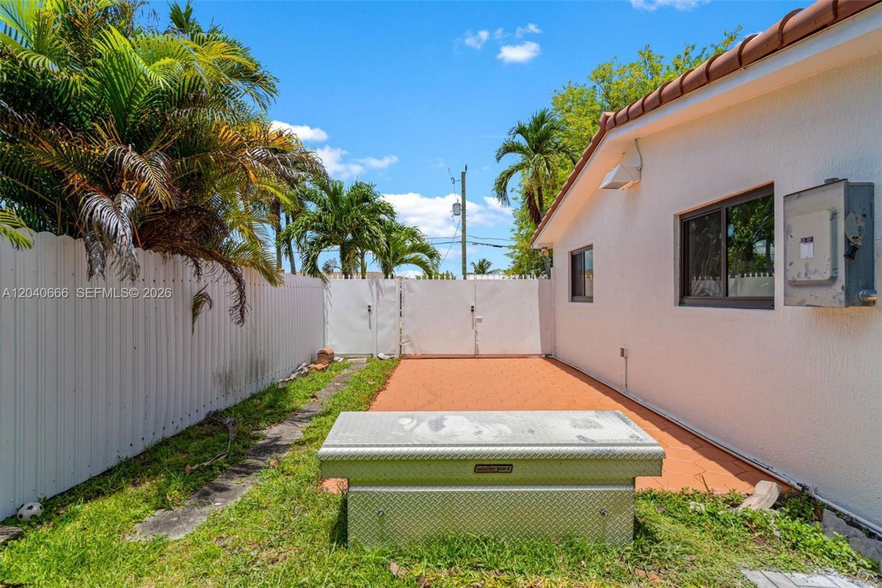 7701 W 16th Ct, Hialeah, FL 33014 Photo
