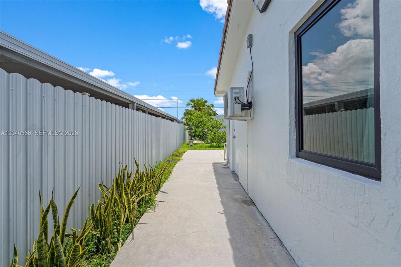 7701 W 16th Ct, Hialeah, FL 33014 Photo