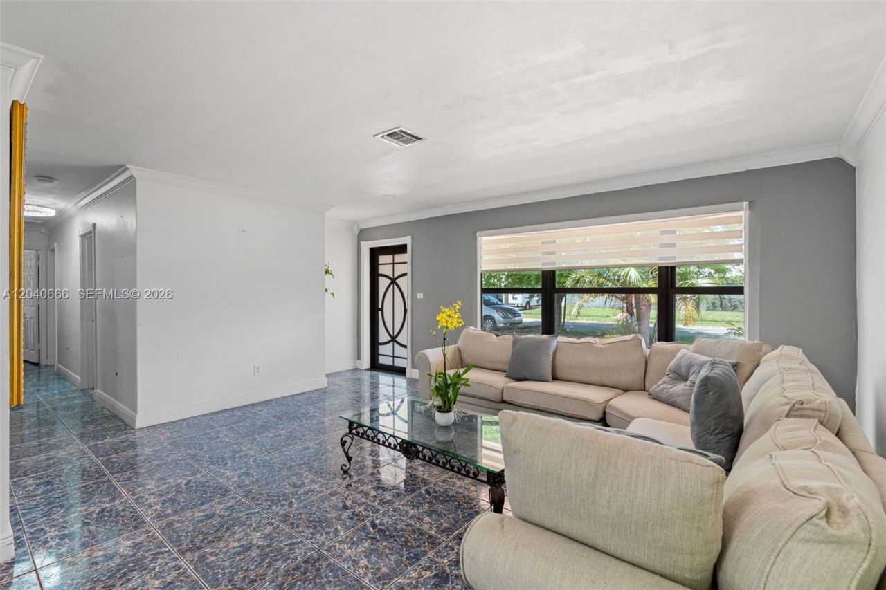 7701 W 16th Ct, Hialeah, FL 33014 Photo