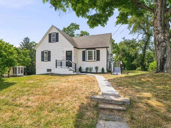 3 Pond Road , Walden, NY 12586