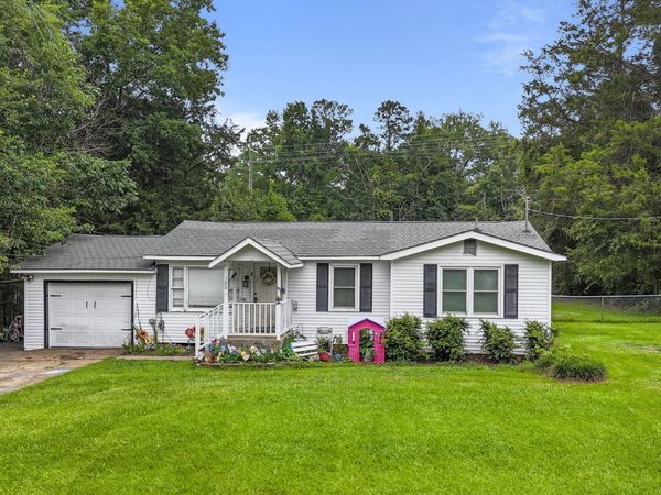120 Sasser Drive, Bonaire, GA 31005