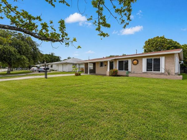365 NW 46th St , Oakland Park, FL 33309