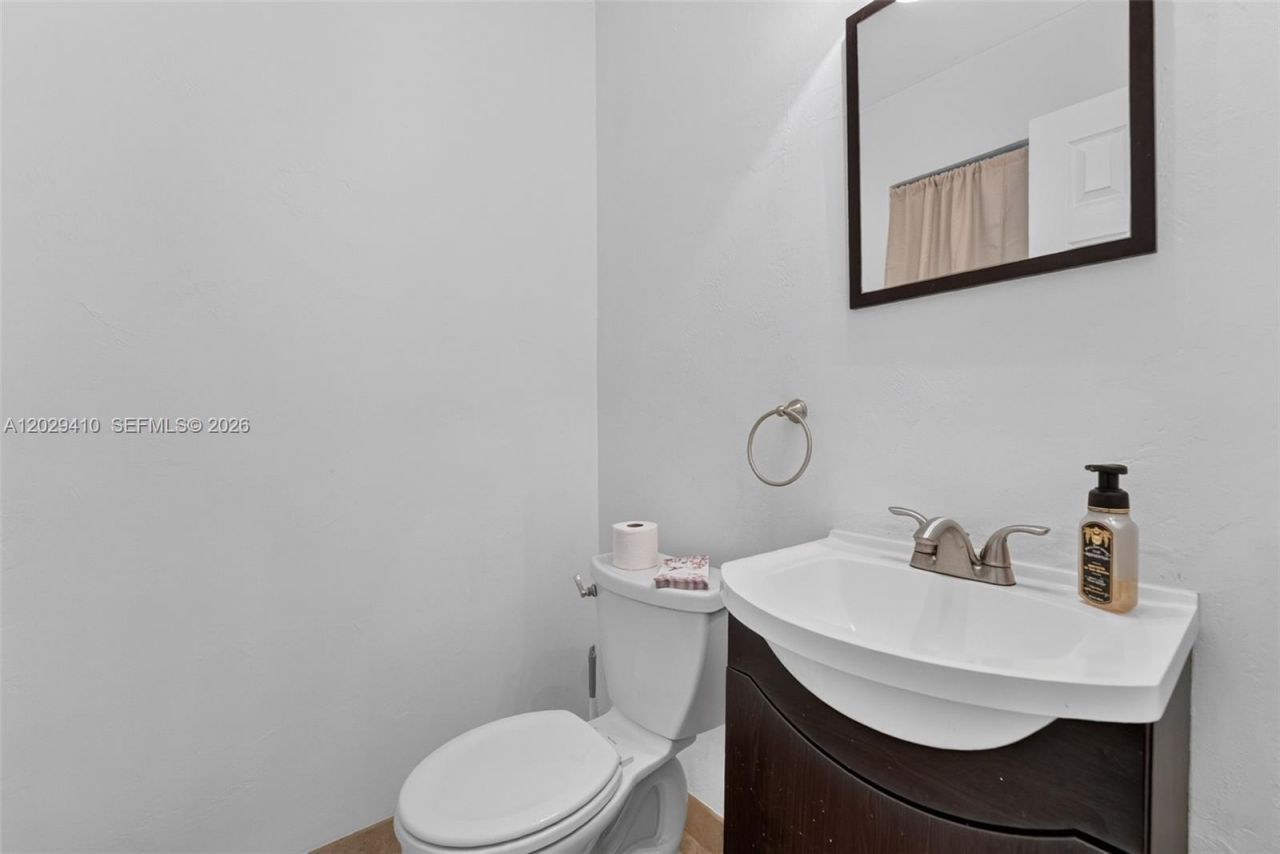 365 NW 46th St, Oakland Park, FL 33309 Photo
