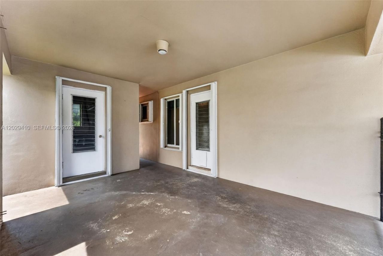 365 NW 46th St, Oakland Park, FL 33309 Photo
