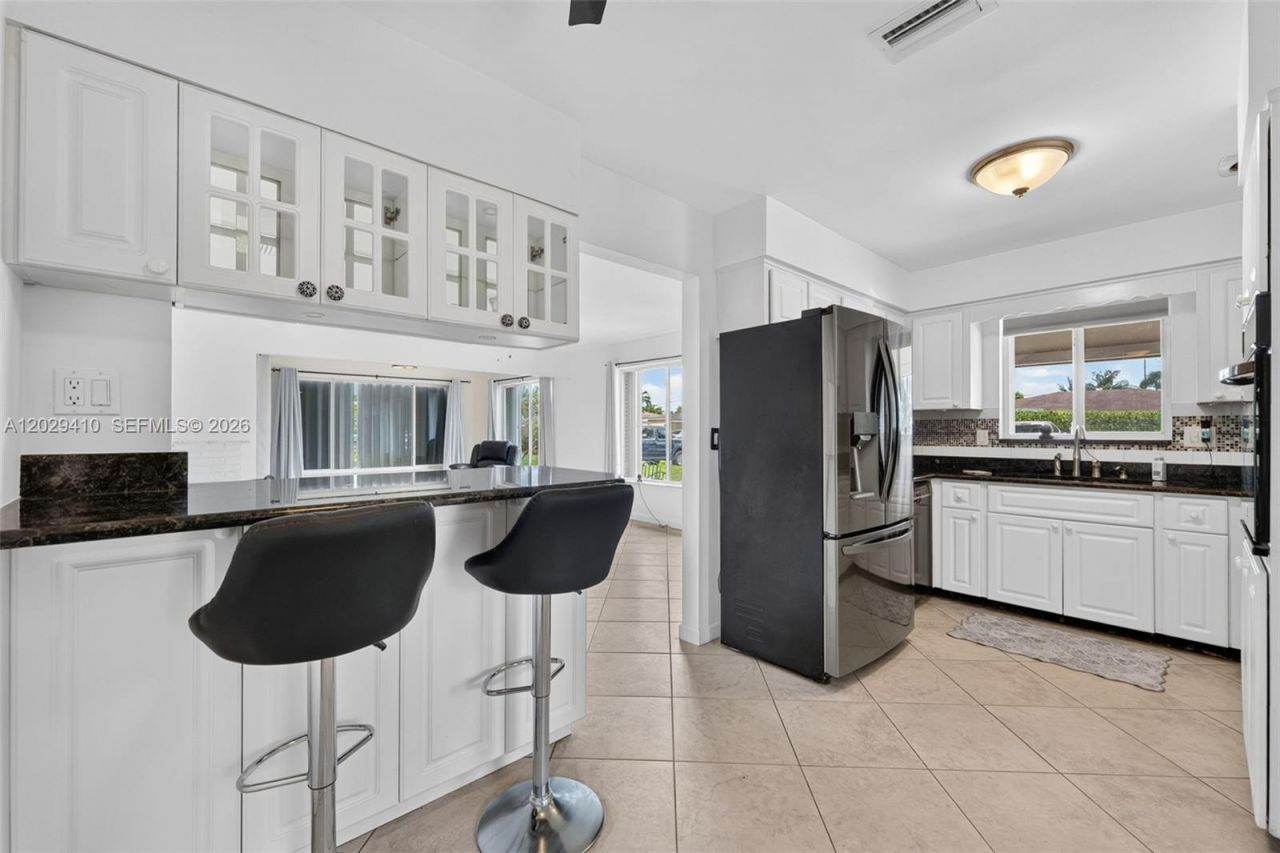 365 NW 46th St, Oakland Park, FL 33309 Photo
