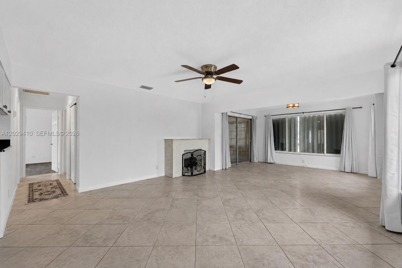 365 NW 46th St, Oakland Park, FL 33309 Photo