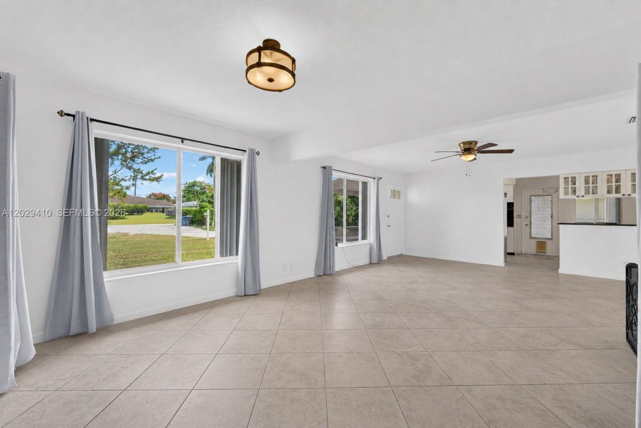 365 NW 46th St, Oakland Park, FL 33309 Photo
