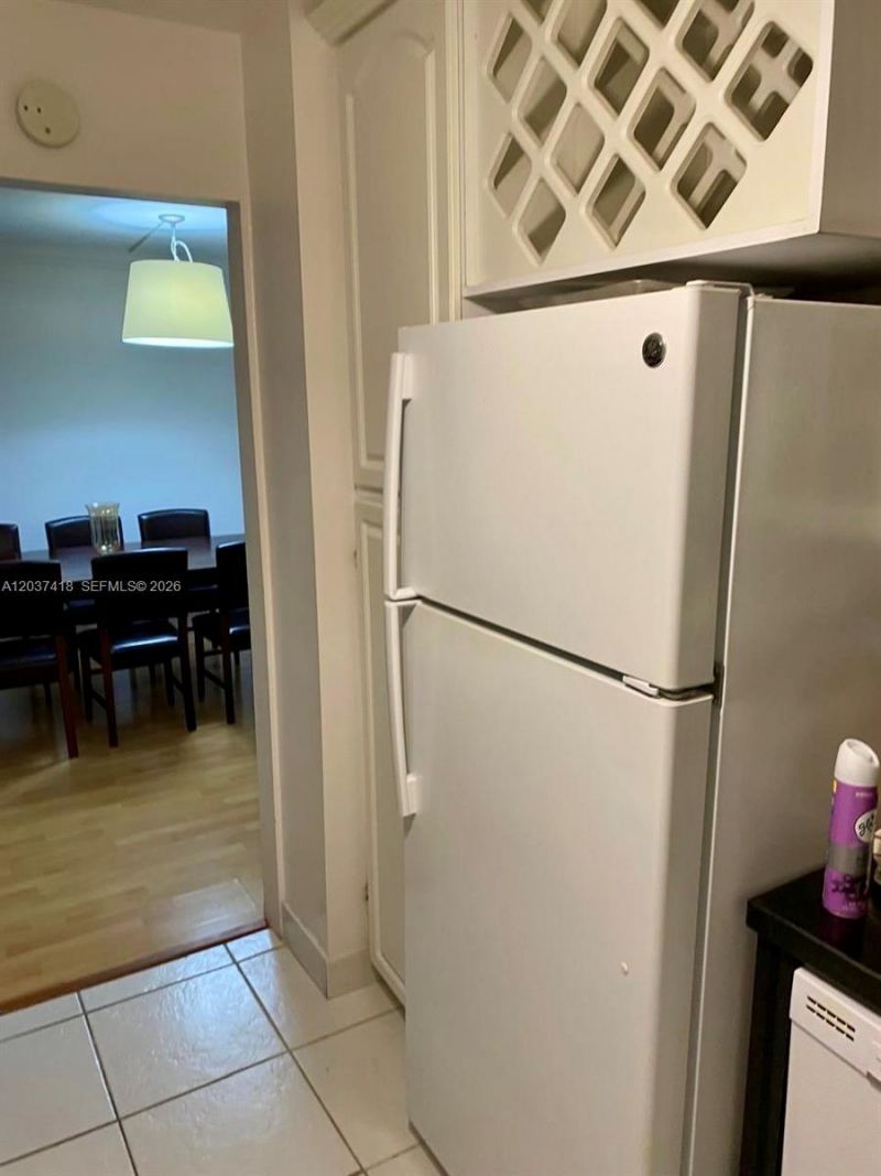100 Bayview Dr , Unit 726, Sunny Isles Beach, FL 33160 Photo