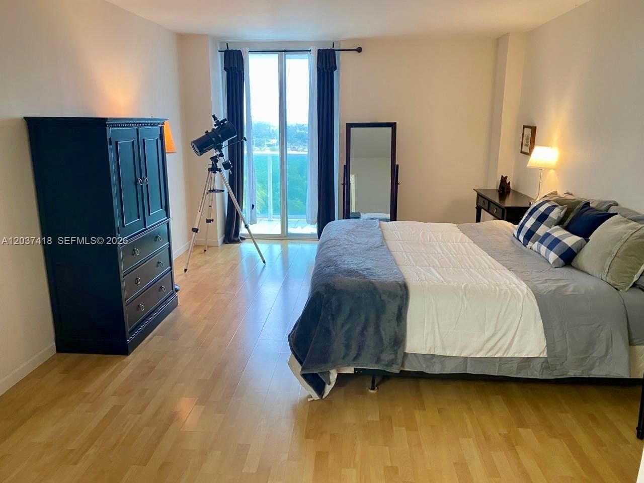100 Bayview Dr , Unit 726, Sunny Isles Beach, FL 33160 Photo