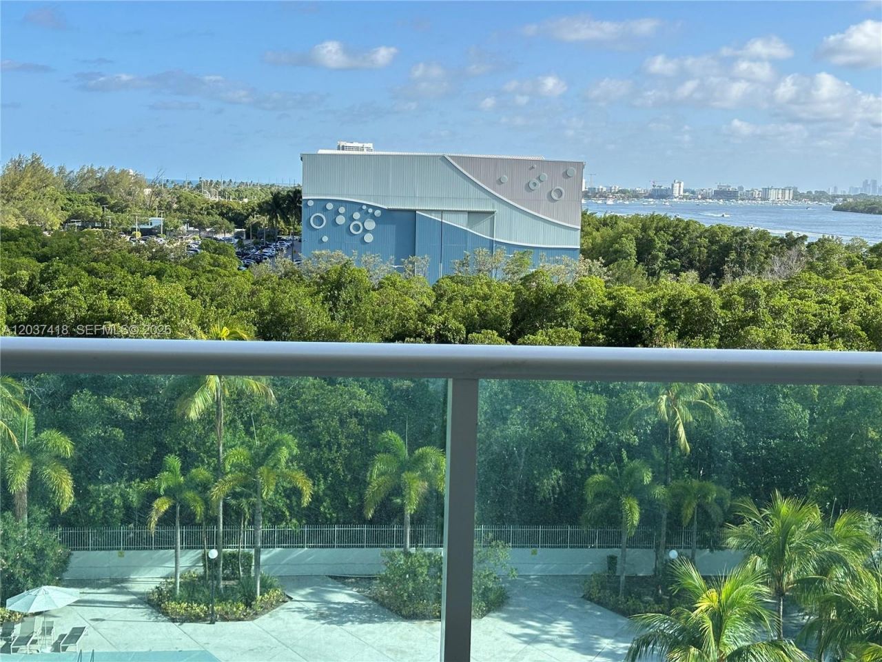100 Bayview Dr , Unit 726, Sunny Isles Beach, FL 33160 Photo