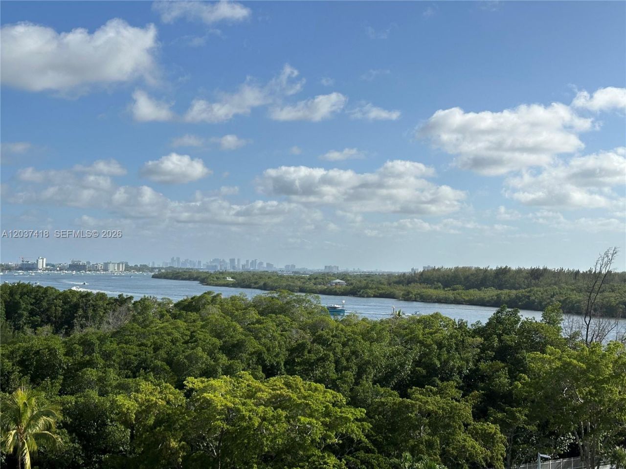 100 Bayview Dr , Unit 726, Sunny Isles Beach, FL 33160 Photo
