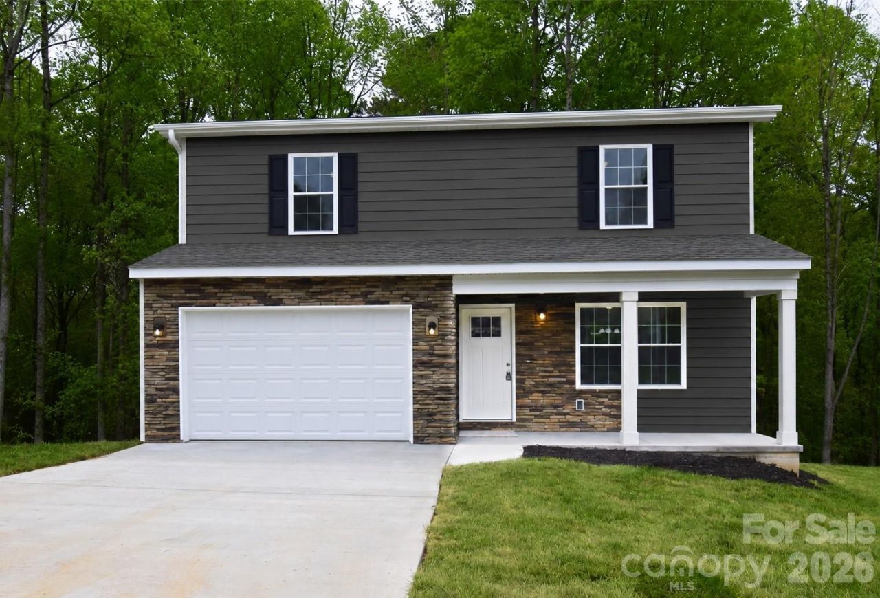 5123 Hanging Rock Court, Hickory, NC 28601 Main Photo