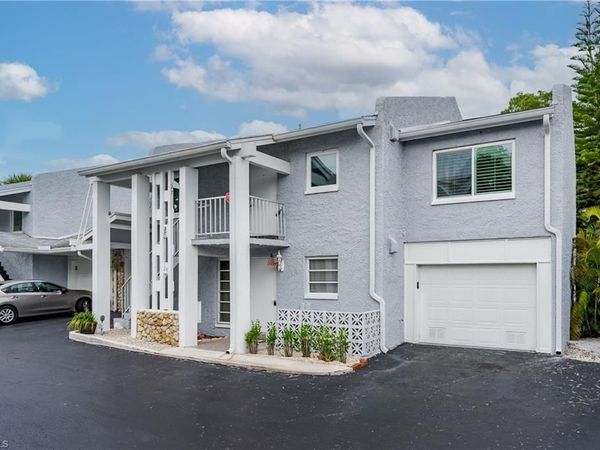 28 Watercolor WAY , Unit 28, NAPLES, FL 34113