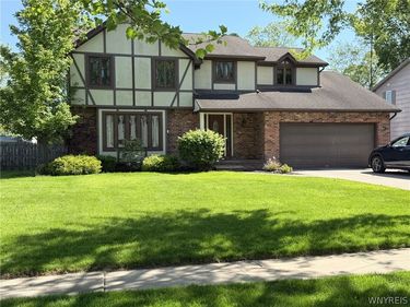 66 Amberwood Drive , Grand Island, NY 14072