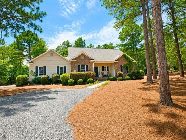 124 Lancashire Lane , West End, NC 27376