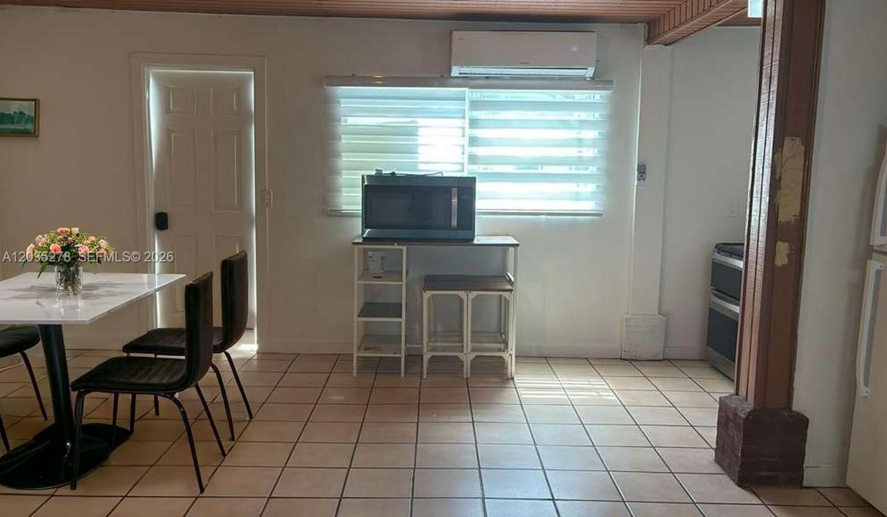 5950 NW 114th St- Efficiency 1,, Hialeah, FL 33012 Photo
