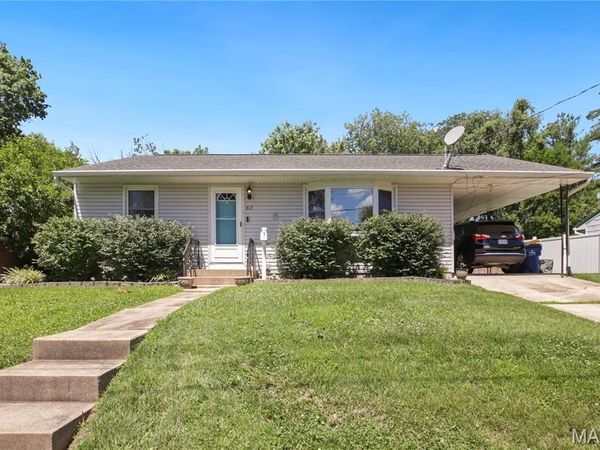 417 Hall Avenue , Union, MO 63084