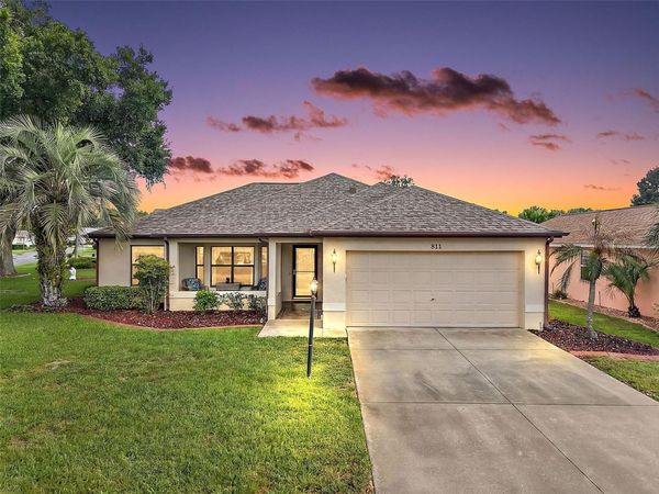 811 MIRANDA WAY , LADY LAKE, FL 32159