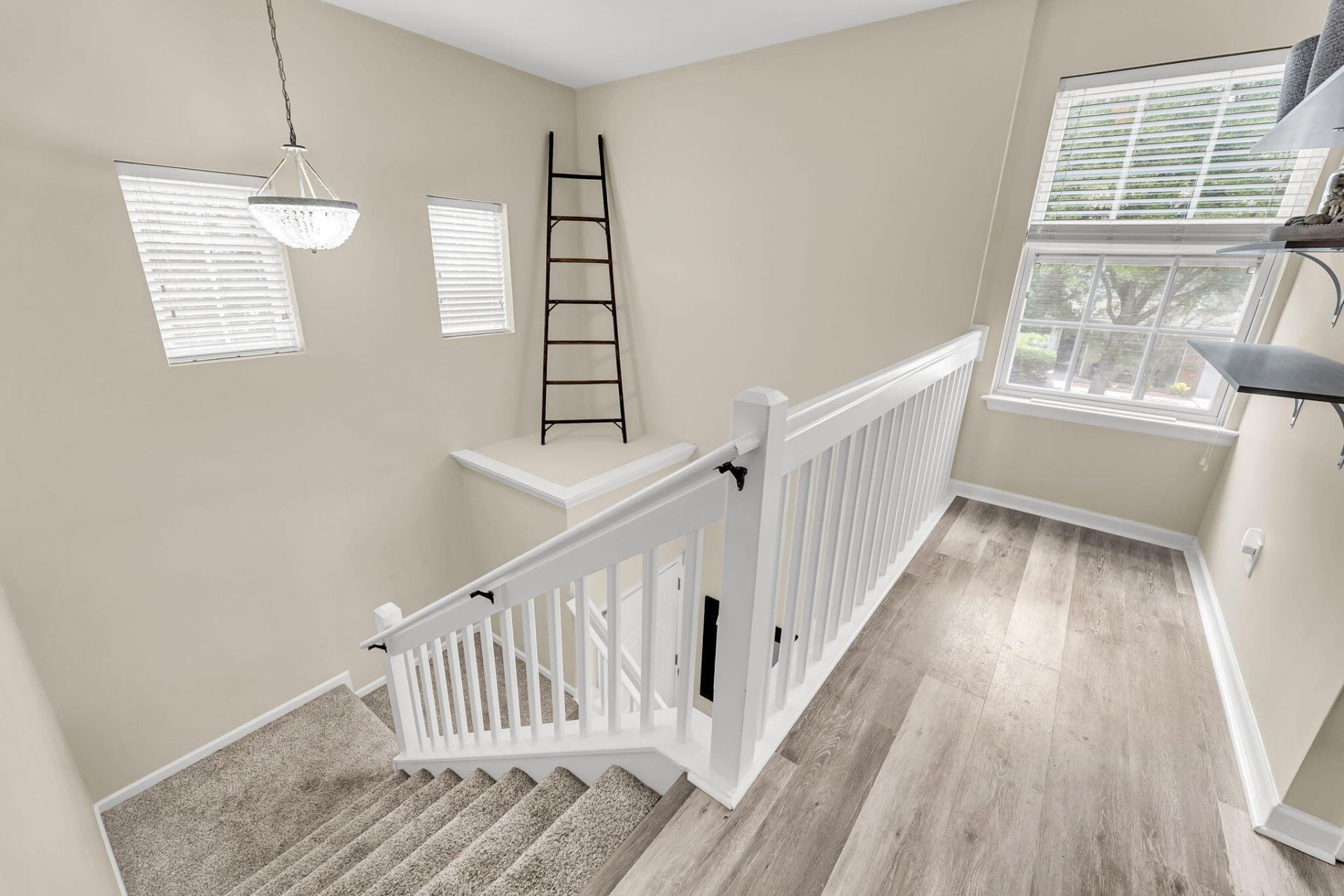 1502 Royal Colony Road Photo 10