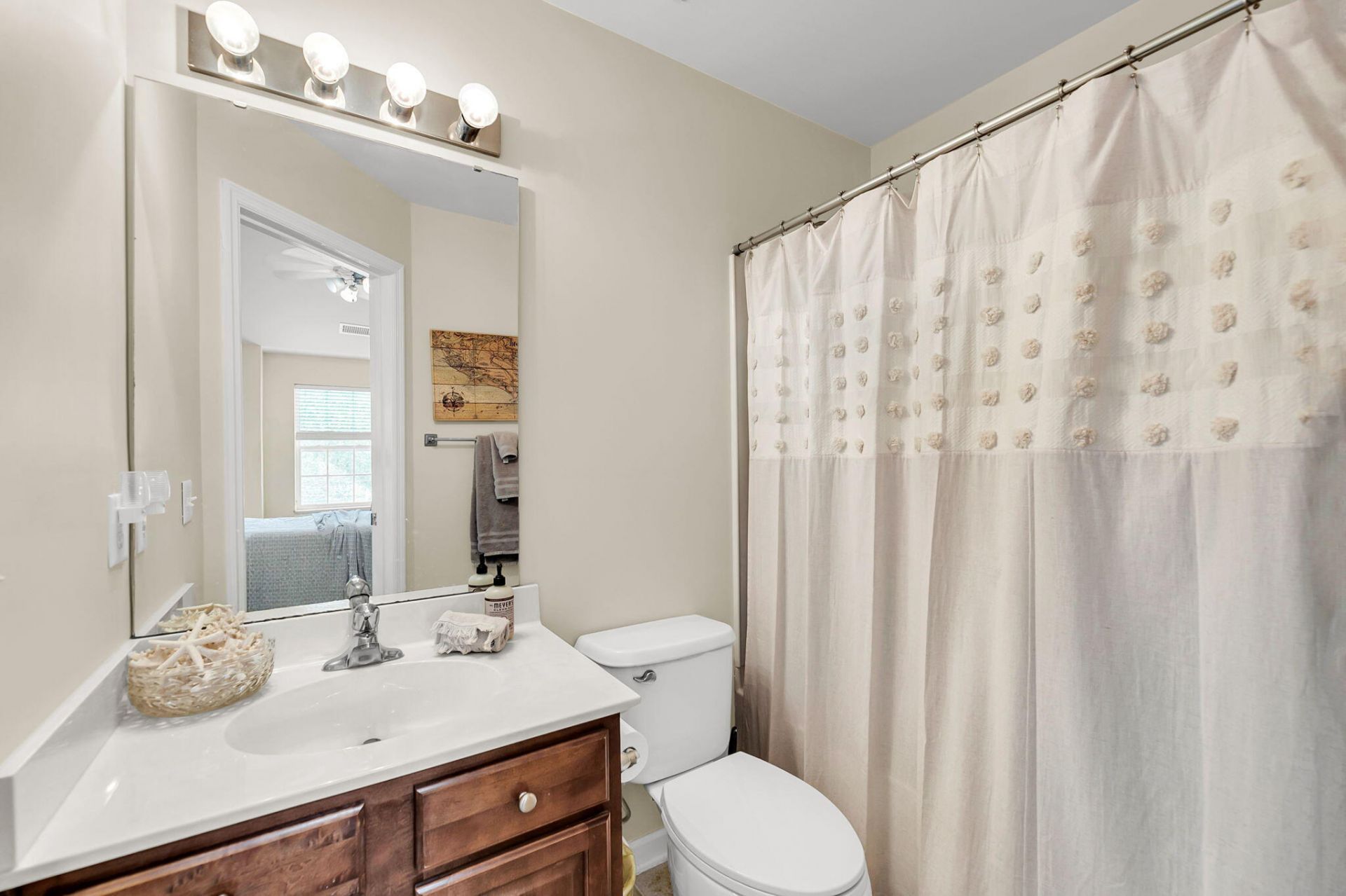 1502 Royal Colony Road Photo 12