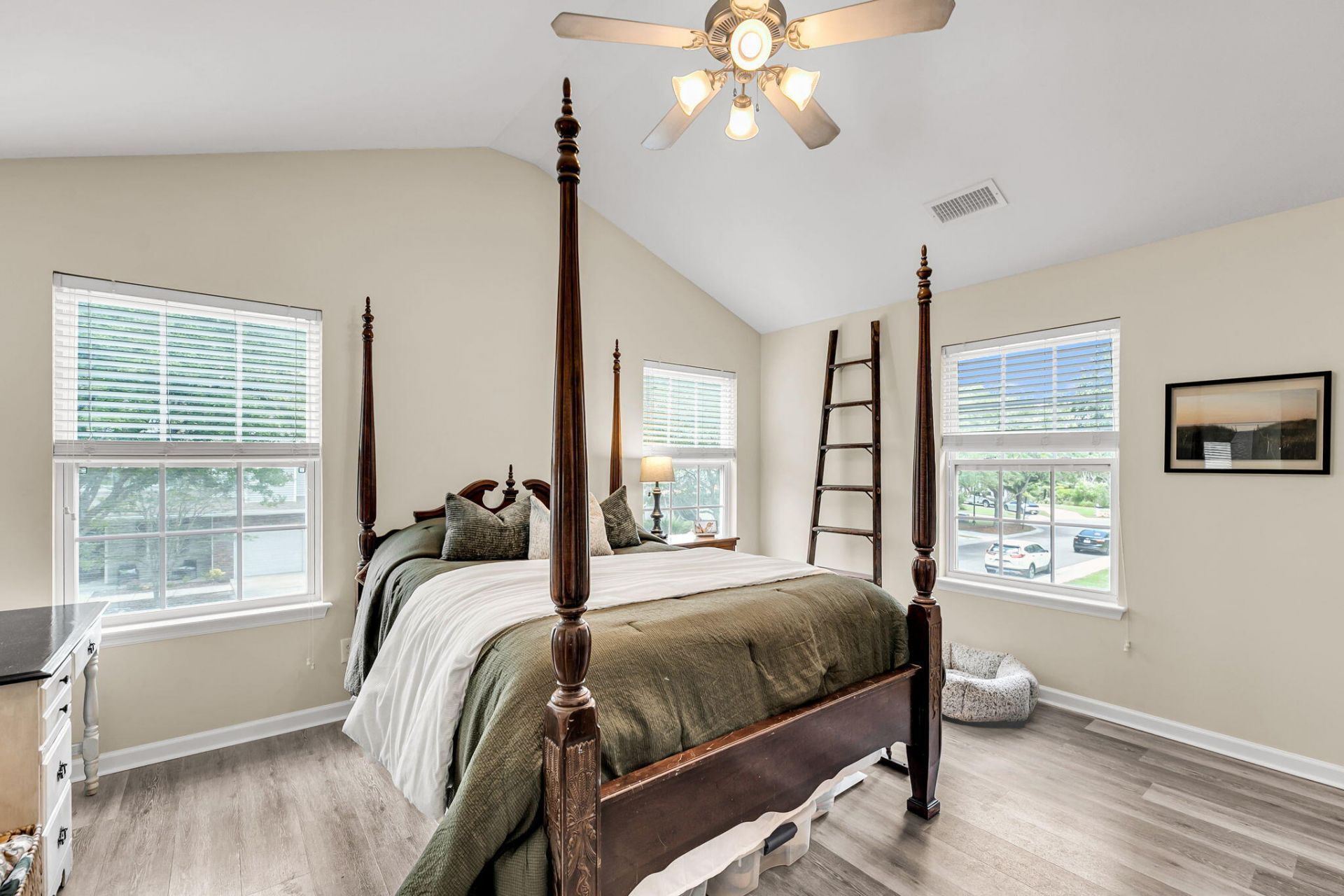 1502 Royal Colony Road Photo 13