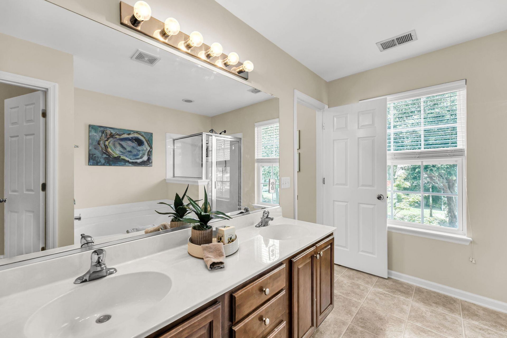 1502 Royal Colony Road Photo 14