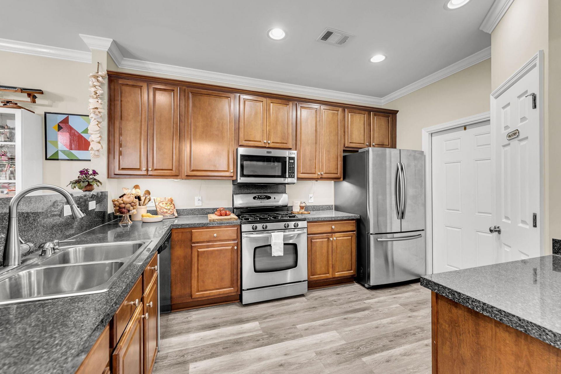 1502 Royal Colony Road Photo 6