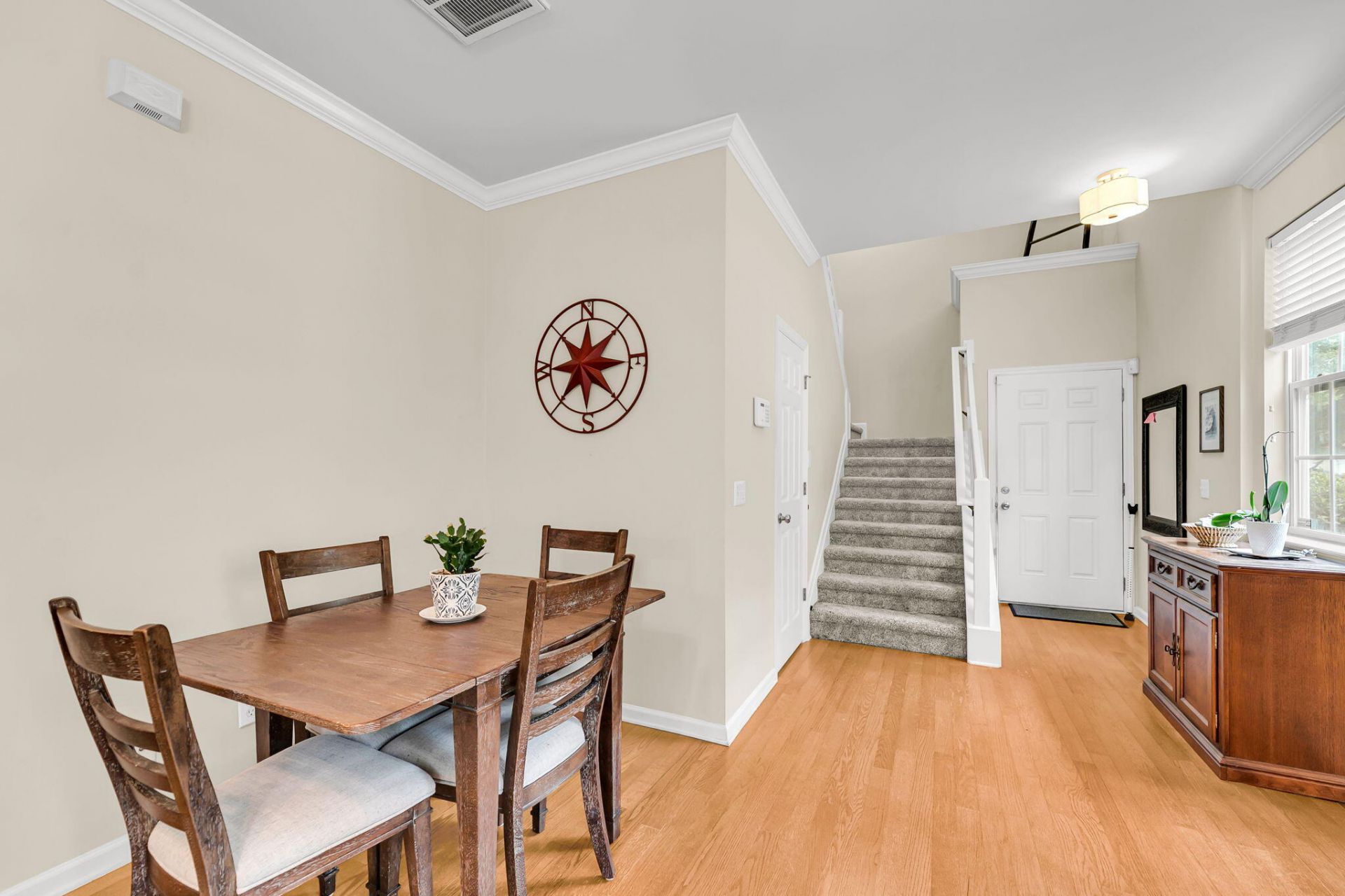 1502 Royal Colony Road Photo 8