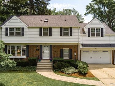 24 Huxley Drive , Amherst, NY 14226