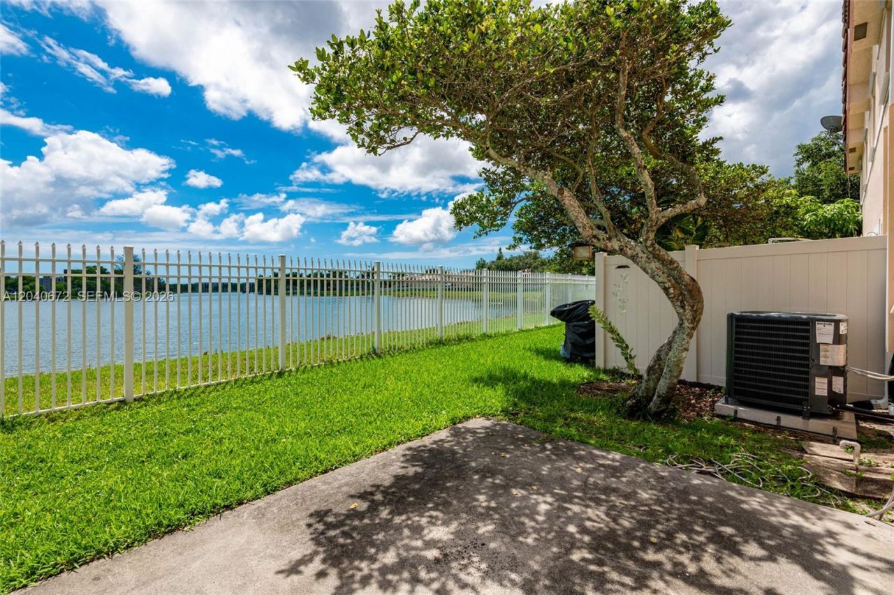 2123 SW 87th Ter, Miramar, FL 33025 Photo