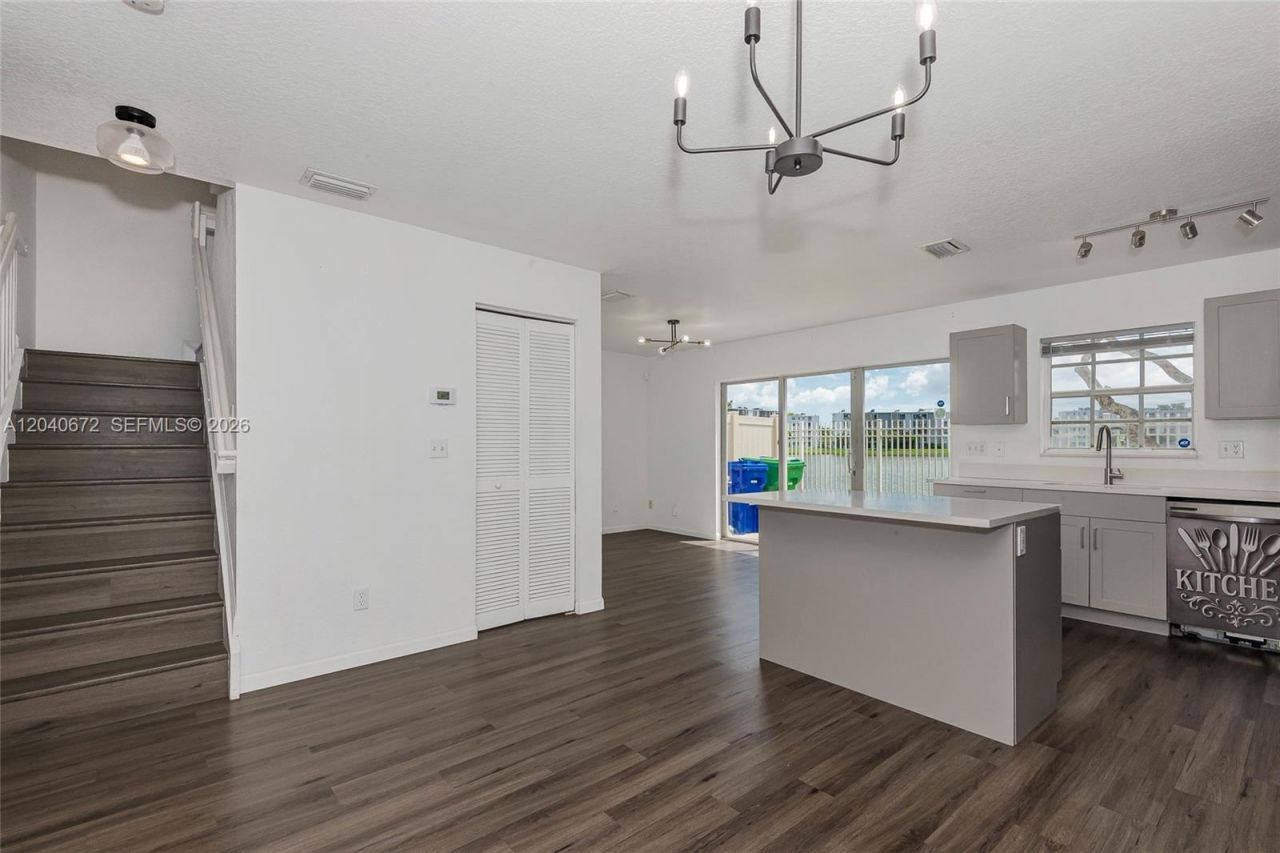 2123 SW 87th Ter, Miramar, FL 33025 Photo