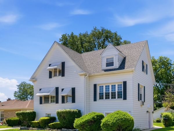 7314 N Crawford Avenue N, Unit 2, Lincolnwood, IL 60712