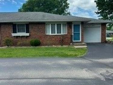 1926 Maple Street, Unit c, Salem, OH 44460