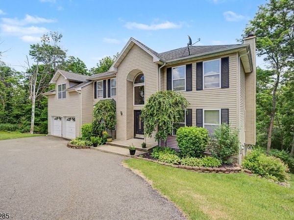 5 Worthington Rd, Knowlton, NJ 07832
