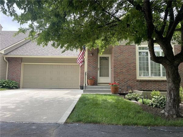 15756 S Sunset Drive, Unit 703, Olathe, KS 66062