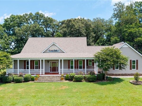 150 School House Road NE, Calhoun, GA 30701