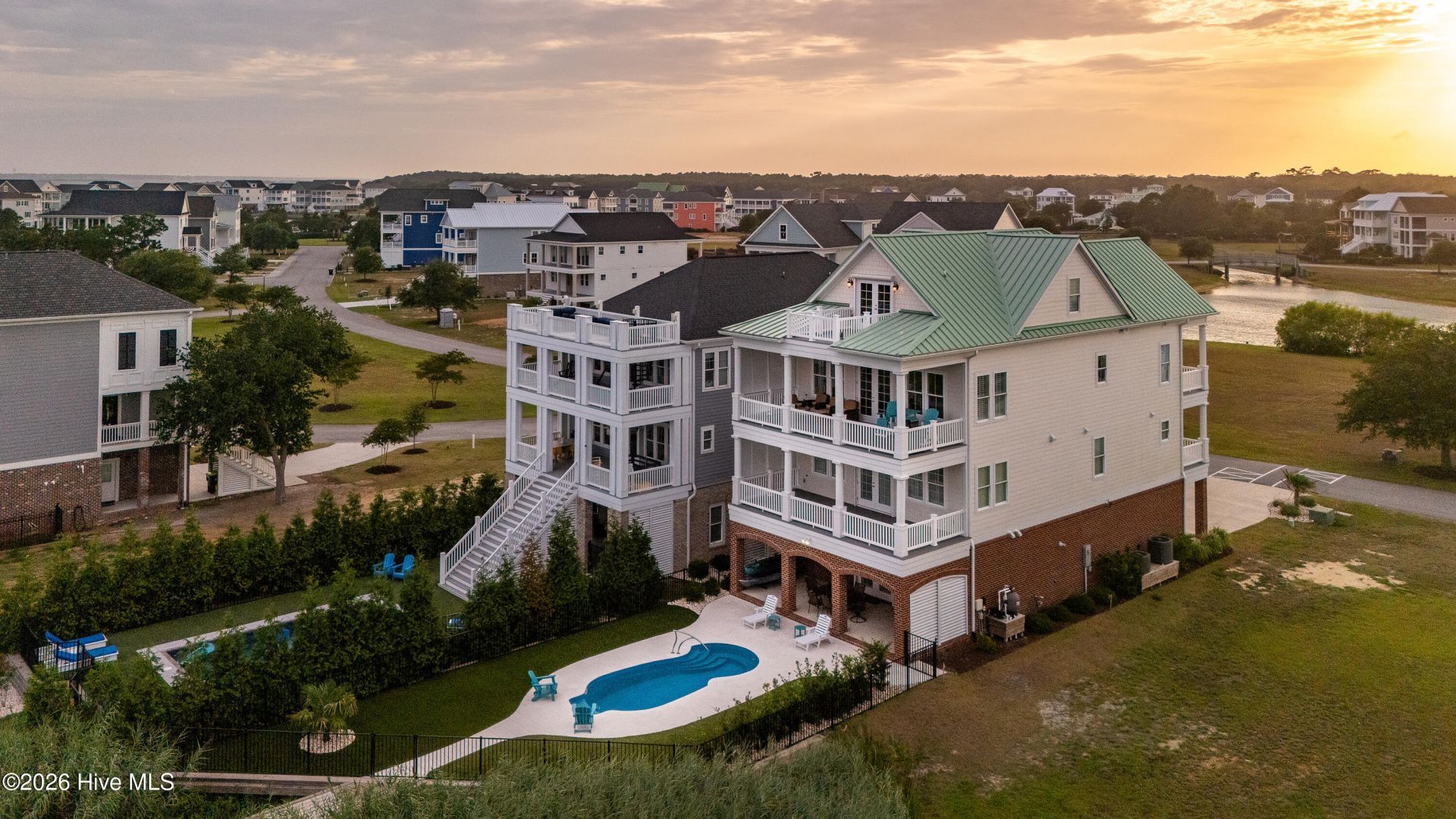 747 Cannonsgate Drive, Newport, NC 28570