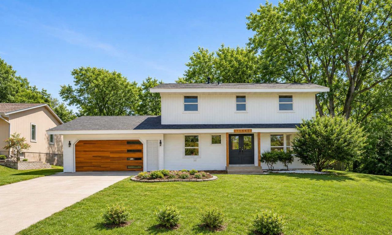 10645 Johnson Road , Bloomington, MN 55437