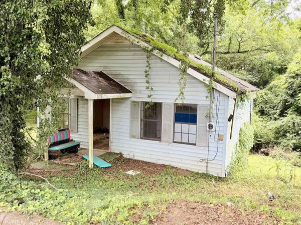 325 Cherokee St, Florence, AL 35630