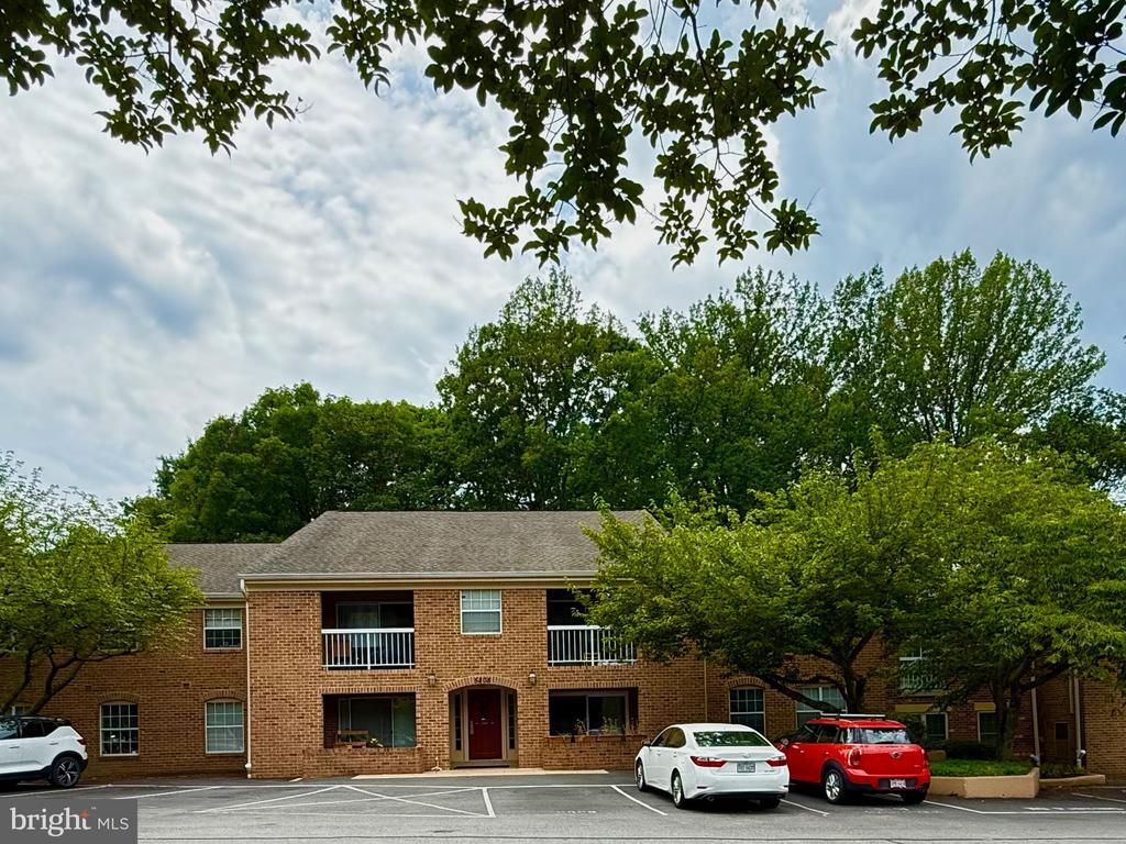 5808 Cove Landing Road, Unit 302, Burke, VA 22015 Main Photo