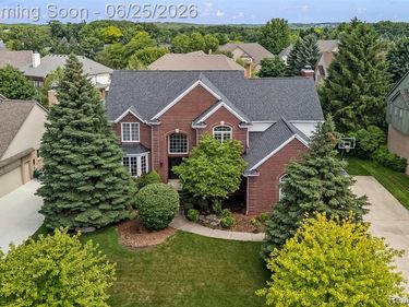 3612 Sleepy Fox Drive, Rochester Hills, MI 48309