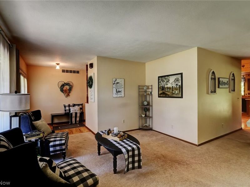 6065 E Valleyview Court, Mentor, OH 44060 Photo 5