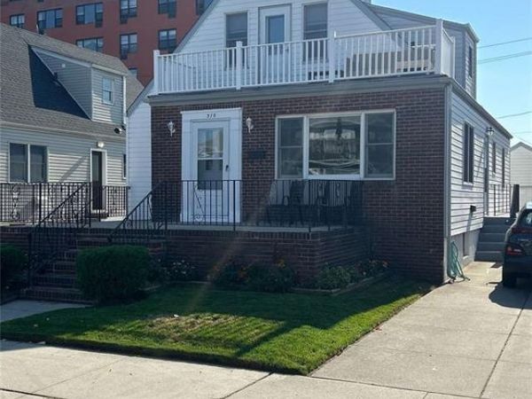 318 E Penn Street , Long Beach, NY 11561