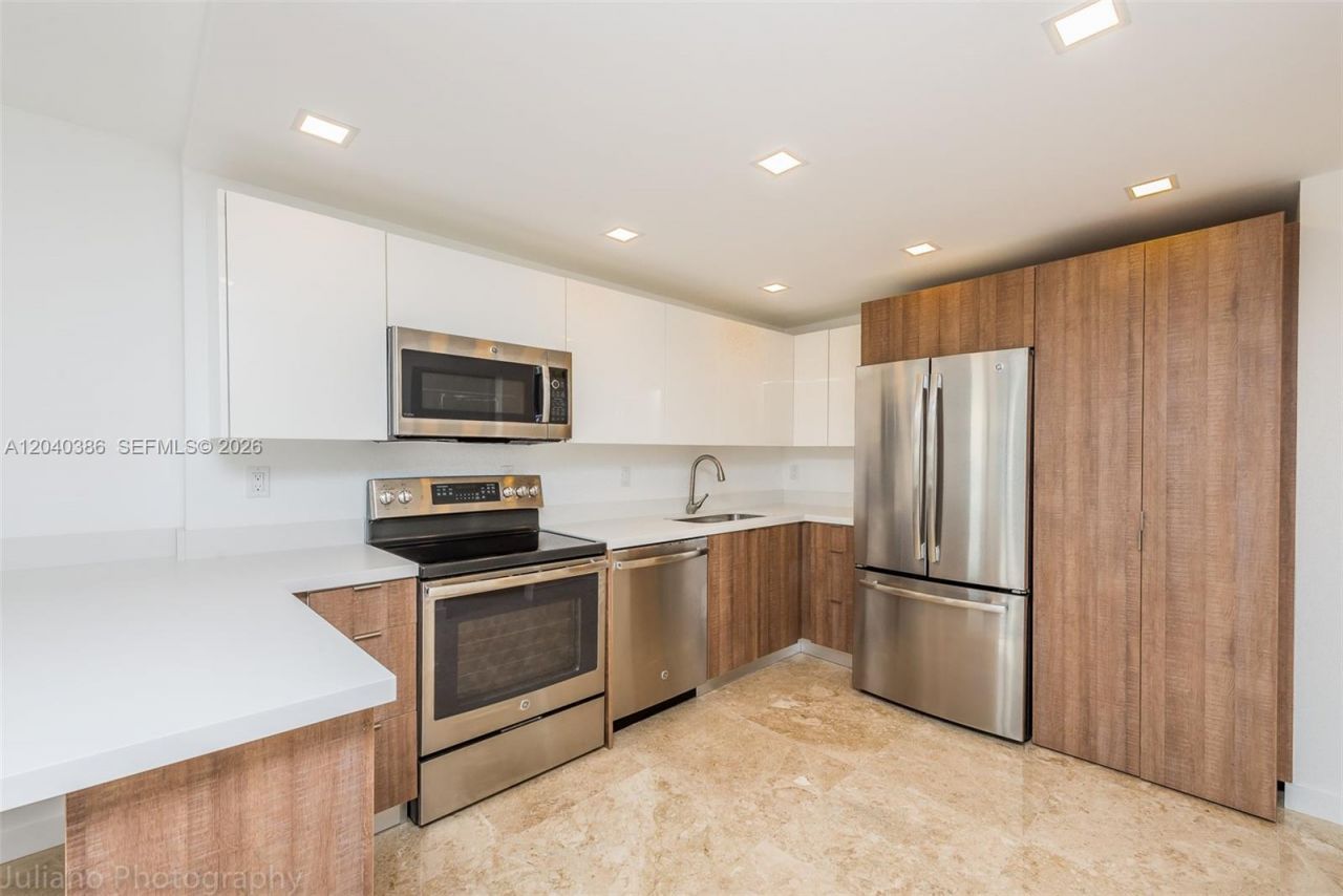 1901 Brickell Ave, Unit B912, Miami, FL 33129 Photo