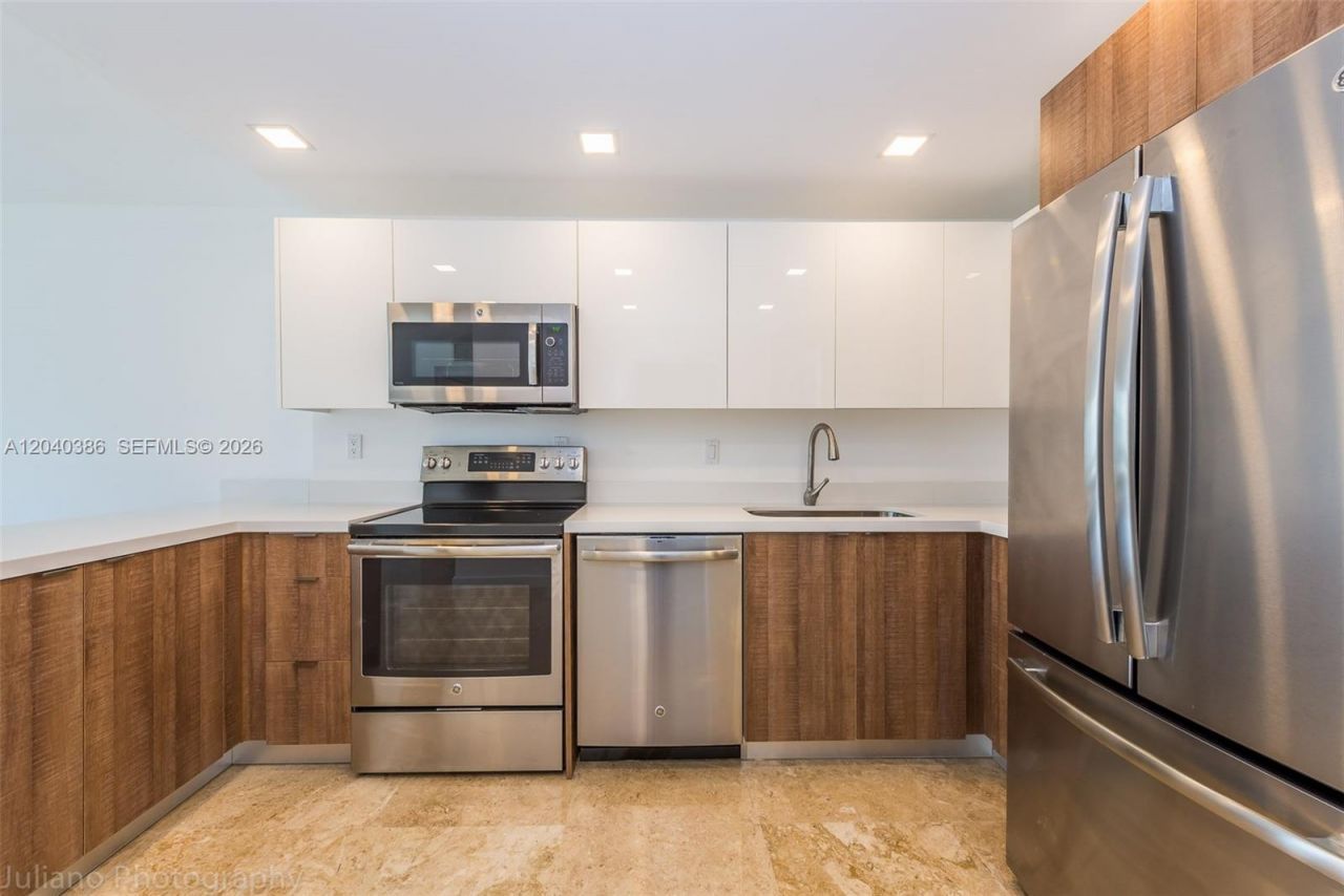1901 Brickell Ave, Unit B912, Miami, FL 33129 Photo