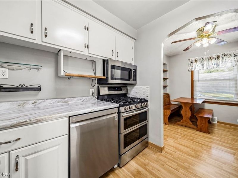 285 E 327th, Willowick, OH 44095 Photo 5