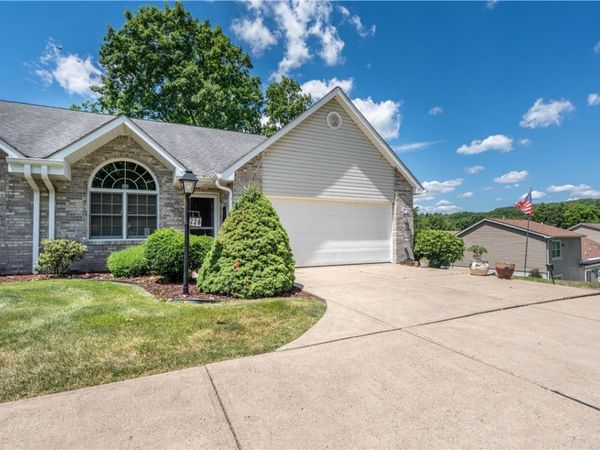 228 Country View Drive, Lower Burrell, PA 15068