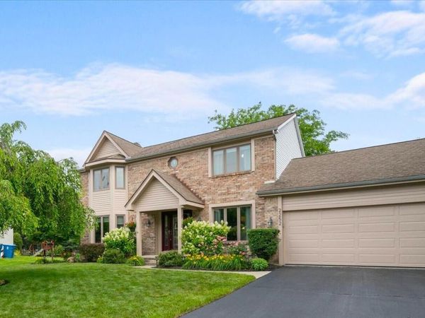 2252 Cedarwood Drive, Maumee, OH 43537